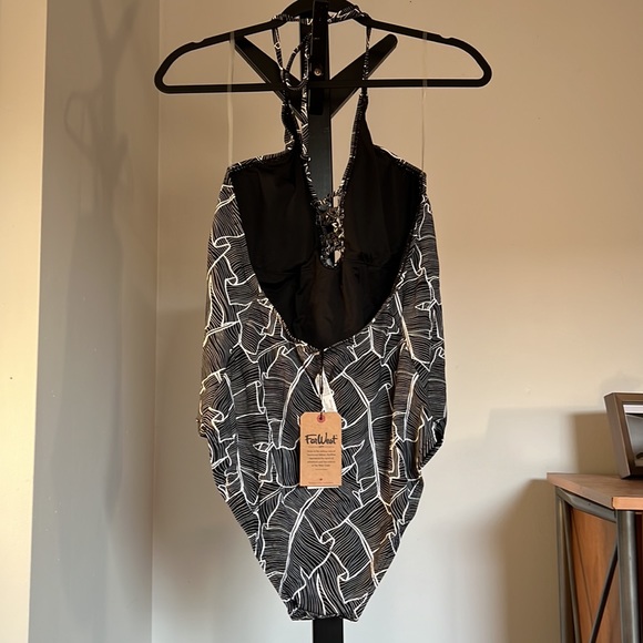 NWT 1pc Bathing Suit XL - Picture 2 of 7